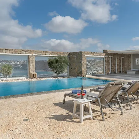 Luxury Sea View Villa *